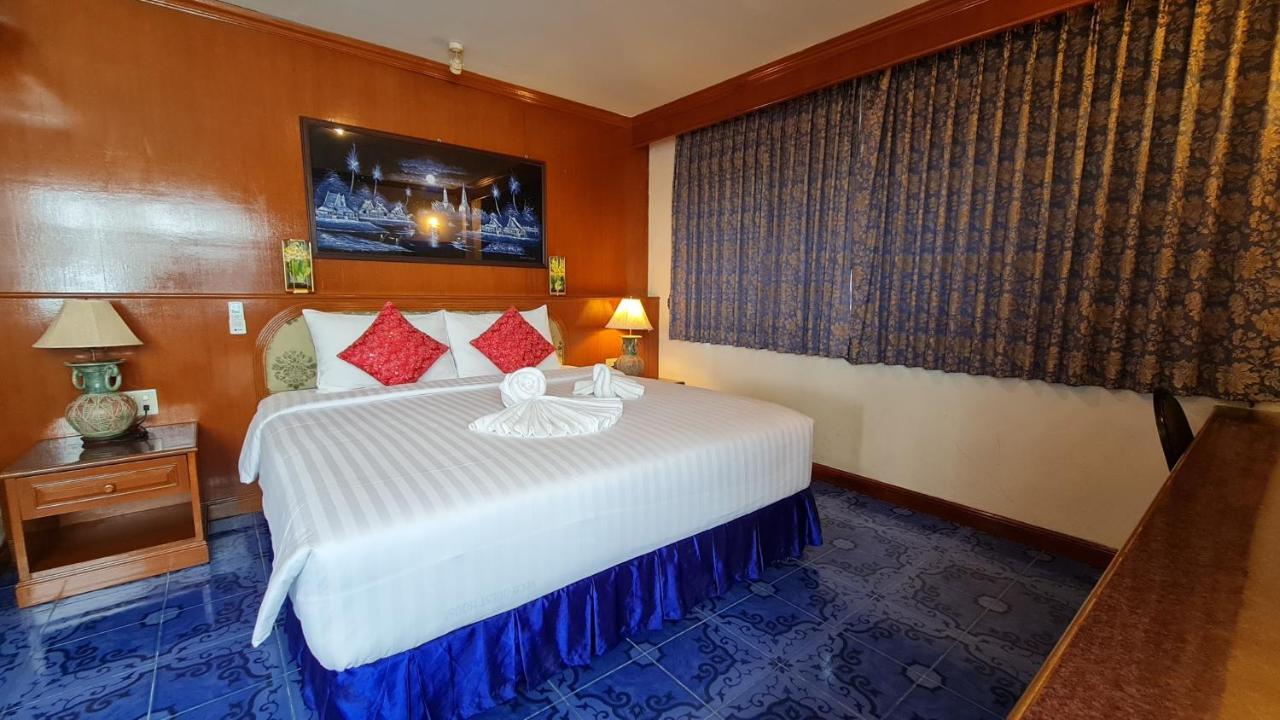 Vech Guesthouse Patong Exteriör bild