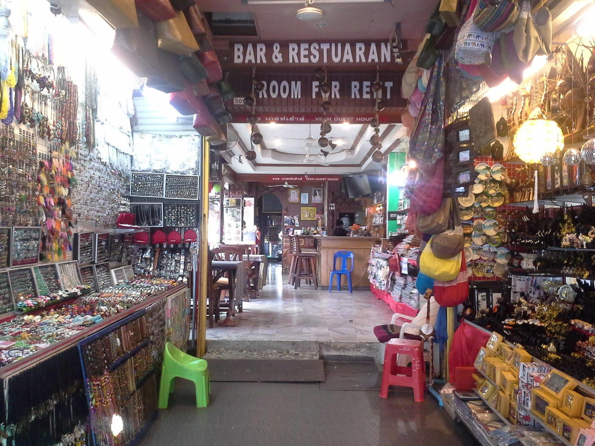 Vech Guesthouse Patong Exteriör bild